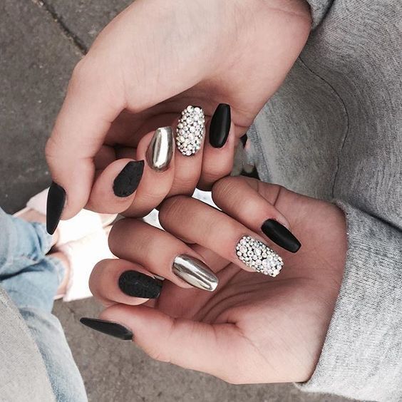 45 Trendy Metallic Nail Art Designs