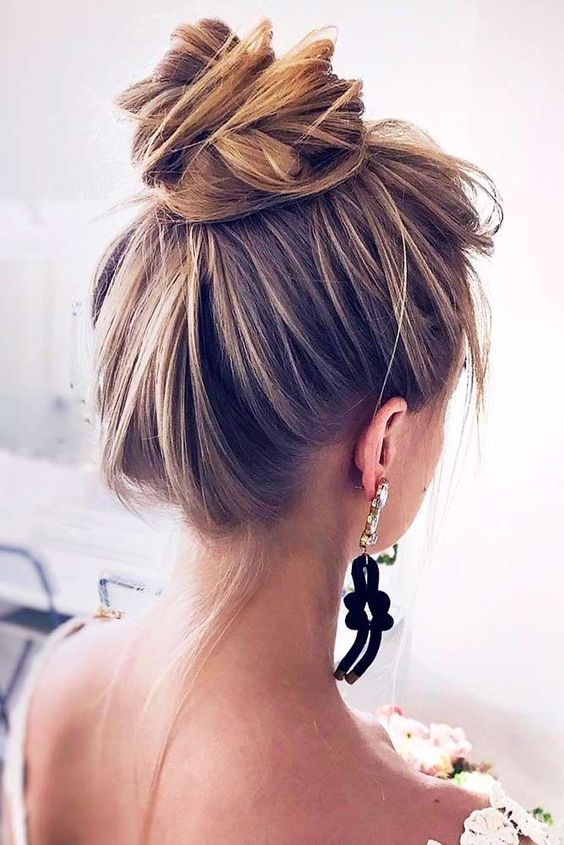 30 Trendy Messy Updos for Long Hair