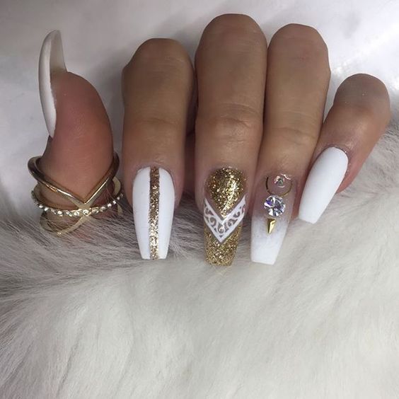 31 Awesome Diamond Nail Designs and Ideas