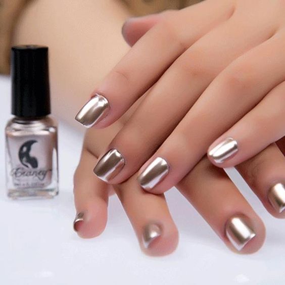 45 Trendy Metallic Nail Art Designs