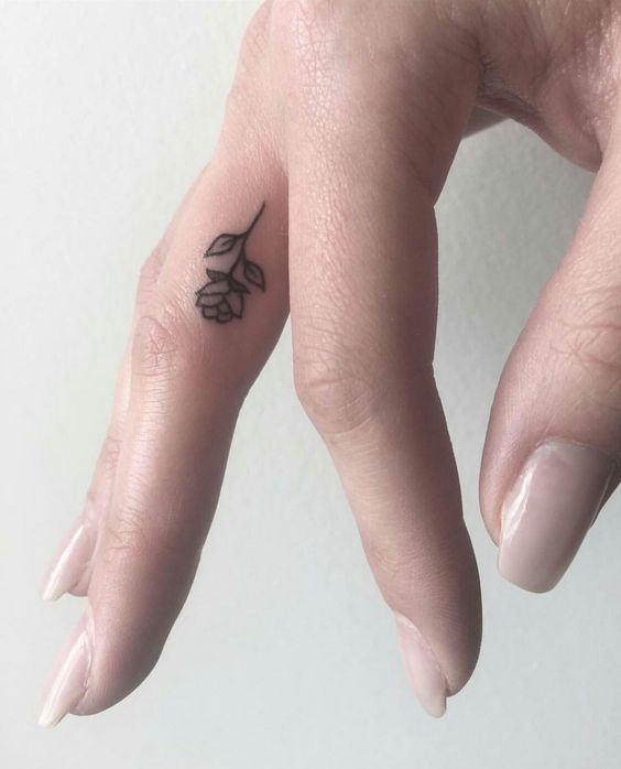 30 Tiny or Small Tattoo Ideas and Designs for Women