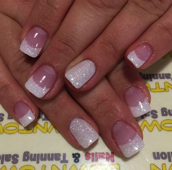 30 Stunning Pink Nails With Glitter Accent