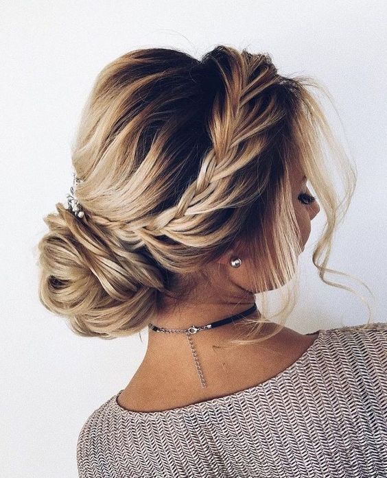 30 Trendy Messy Updos for Long Hair