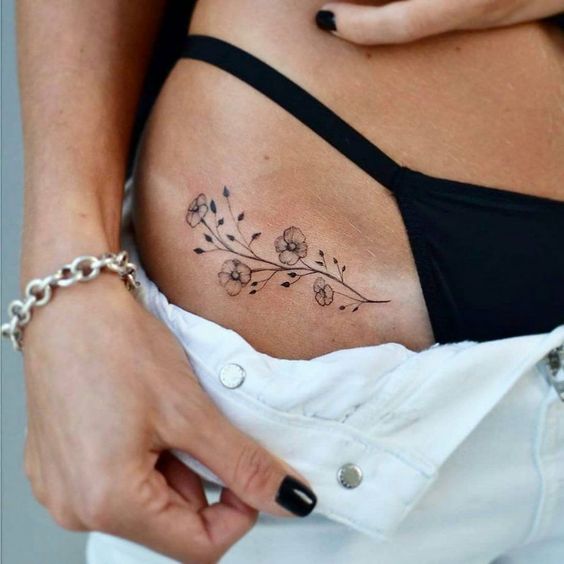 31 Gorgeous Flower Tattoos for Women