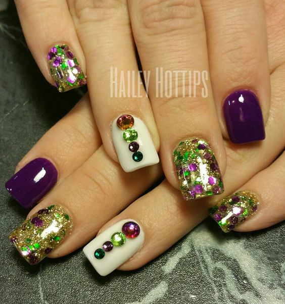 43 Fantastic Mardi Gras Nail Art Designs