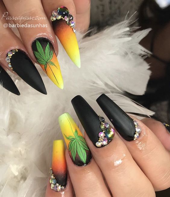 31 Awesome Diamond Nail Designs and Ideas