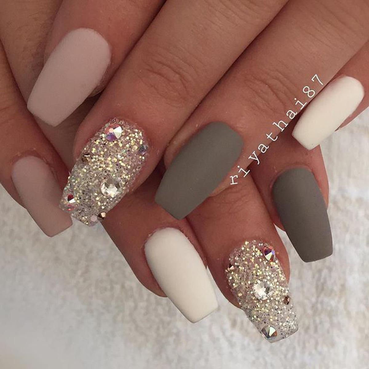 31 Awesome Diamond Nail Designs and Ideas Style VP Page 31
