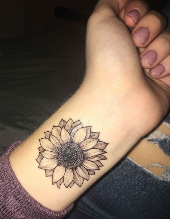 31 Gorgeous Flower Tattoos for Women