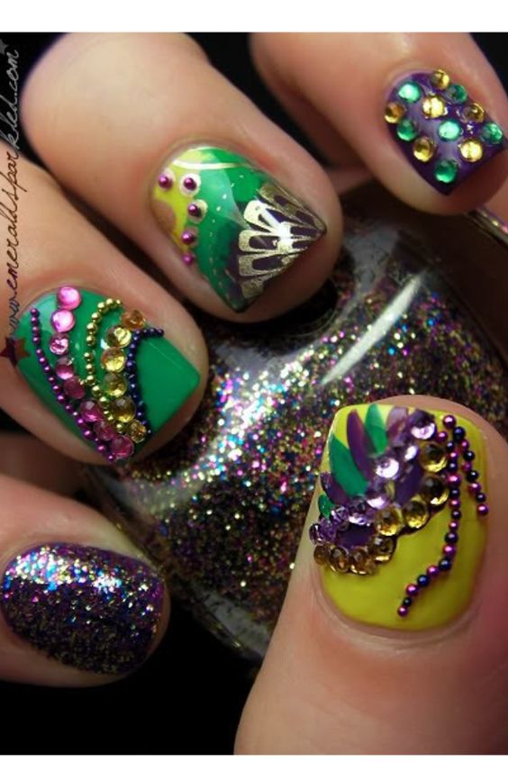 43 Fantastic Mardi Gras Nail Art Designs