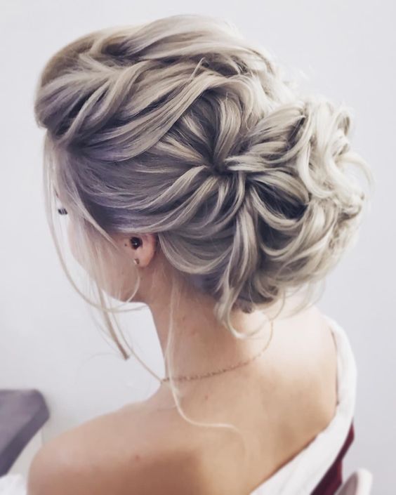 30 Trendy Messy Updos for Long Hair