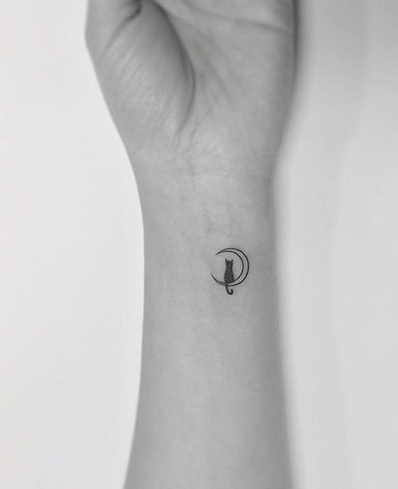 30 Tiny or Small Tattoo Ideas and Designs for Women