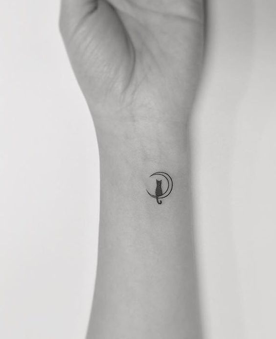 30 Tiny or Small Tattoo Ideas and Designs for Women