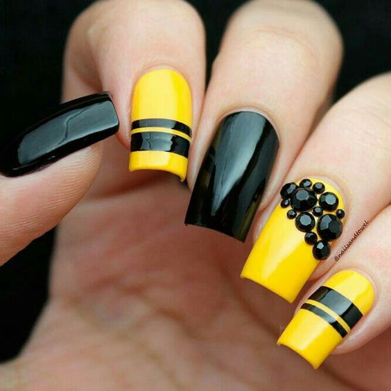 30 Cute Bee Nail Art Designs For Summer