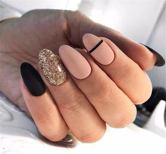 35 Stylish Glitter Almond Nail Designs