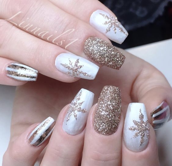 35 Pretty Snowflake Nail Designs Ideas