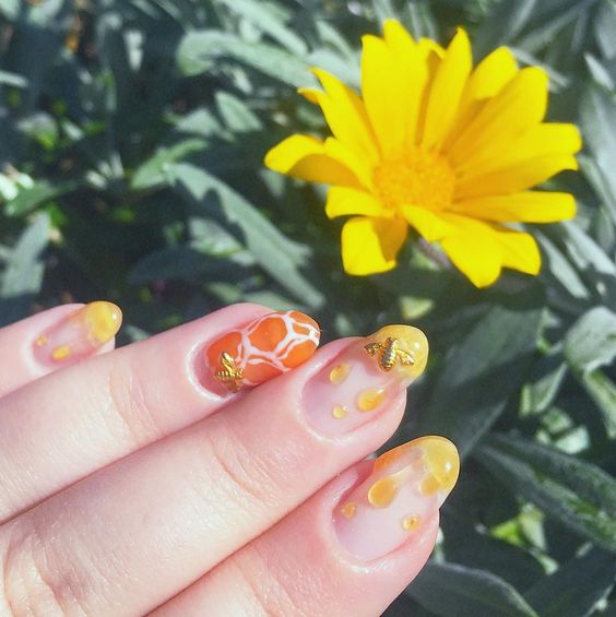 30 Cute Bee Nail Art Designs For Summer