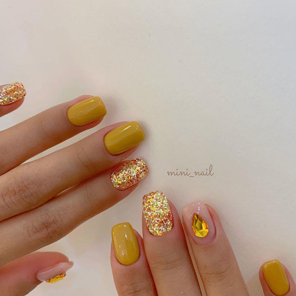 41 Pretty Yellow Nail Art Designs You Can't Miss