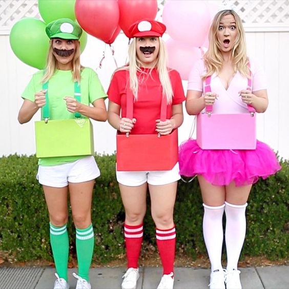 60+ Creative Girlfriend Group Halloween Costumes