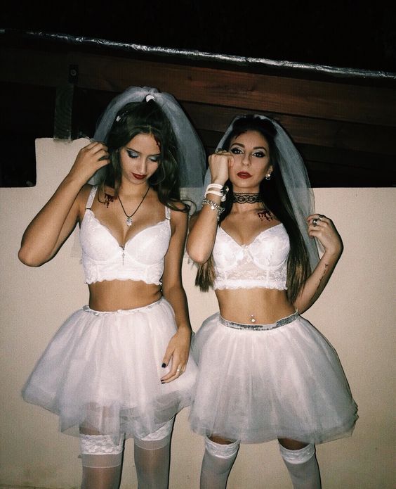 60+ Creative Girlfriend Group Halloween Costumes