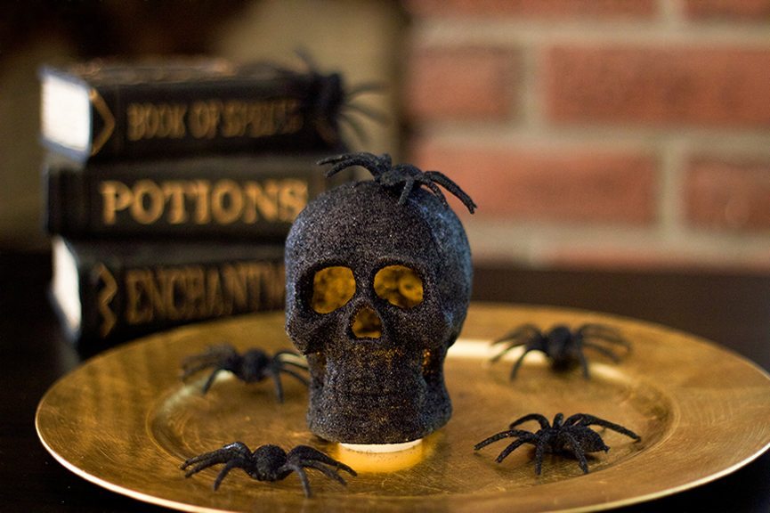 35 Easy and Inexpensive DIY Halloween Decorations for 2022