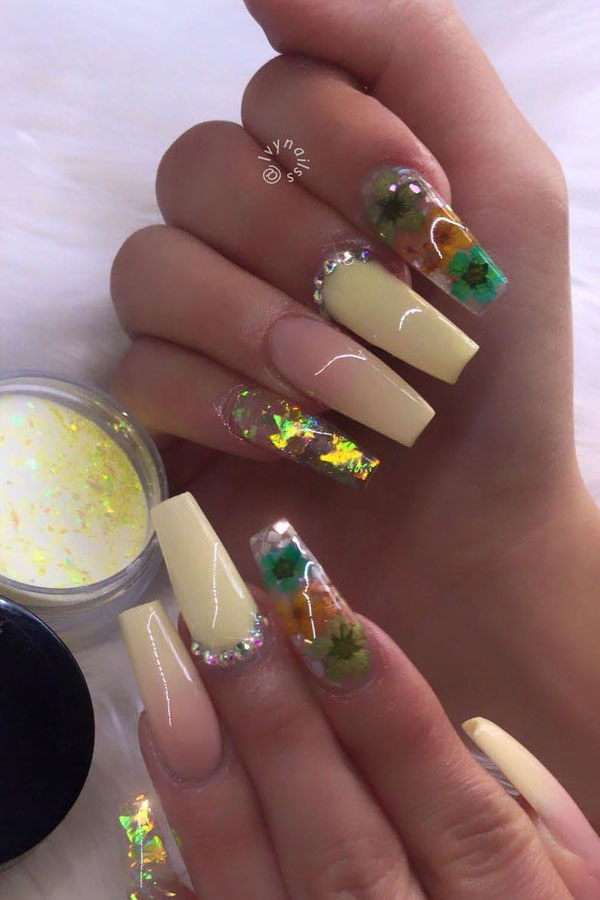 51 Dried Flower Nail Art Designs