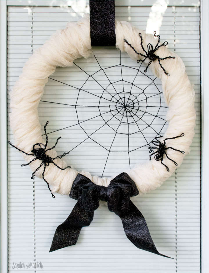 35 Easy and Inexpensive DIY Halloween Decorations for 2022