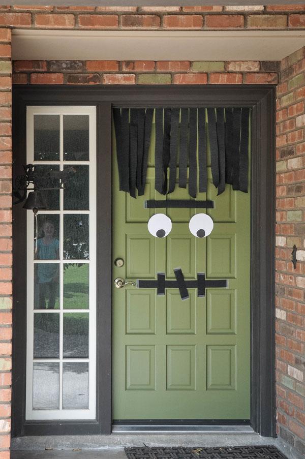 35 Easy and Inexpensive DIY Halloween Decorations for 2022