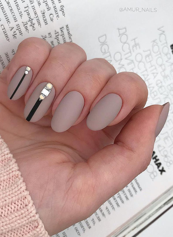 33 Outstanding Oval Nail Art Designs