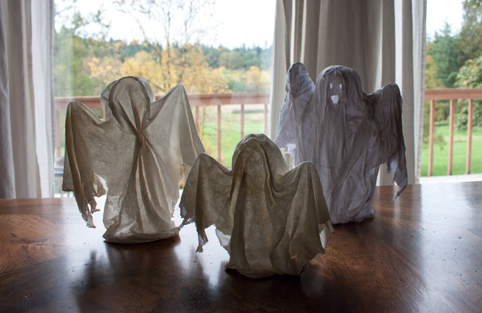 35 Easy and Inexpensive DIY Halloween Decorations for 2022