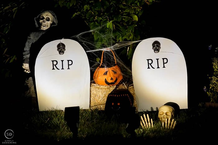 35 Easy and Inexpensive DIY Halloween Decorations for 2022