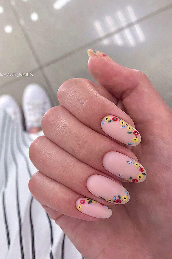 33 Outstanding Oval Nail Art Designs