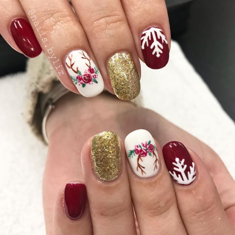 40 Festive Christmas Nail Art Designs You Must Try