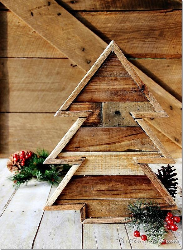 30 Creative DIY Pallet Christmas Tree Ideas  For Your Inspiration