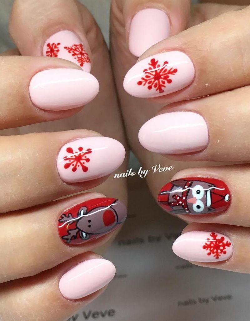 40 Festive Christmas Nail Art Designs You Must Try