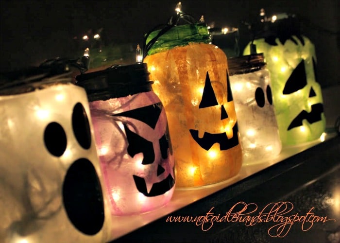 36 Creative DIY Mason Jar Crafts for Halloween to Inspire You