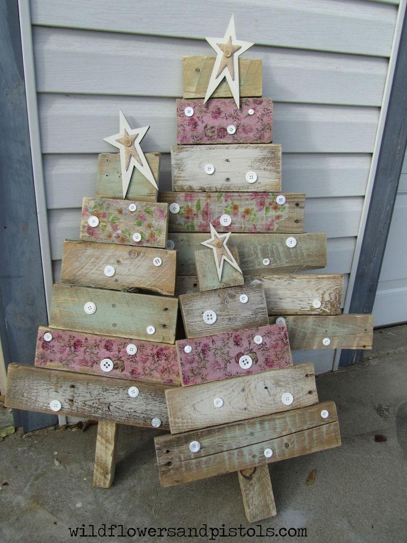 30 Creative DIY Pallet Christmas Tree Ideas  For Your Inspiration