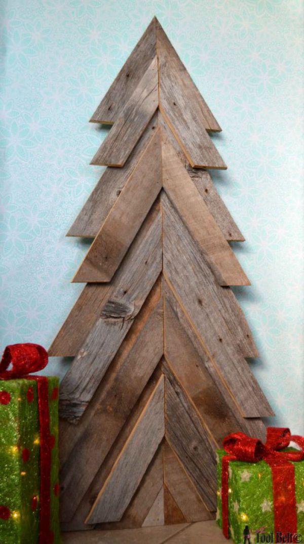 30 Creative DIY Pallet Christmas Tree Ideas  For Your Inspiration