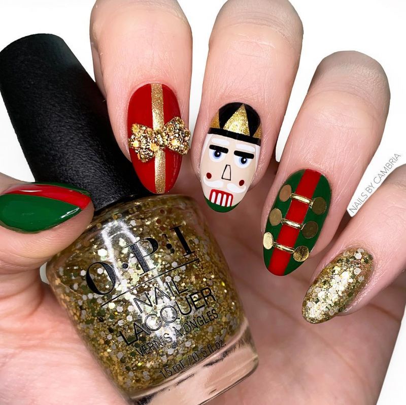 40 Festive Christmas Nail Art Designs You Must Try