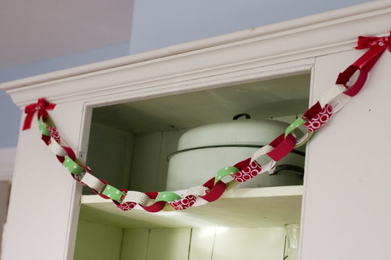 40 Easy and Fun DIY Christmas Garland Ideas You'll Love