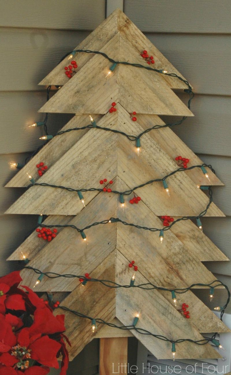 30 Creative DIY Pallet Christmas Tree Ideas  For Your Inspiration