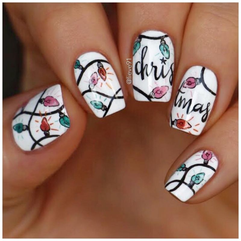 40 Festive Christmas Nail Art Designs You Must Try