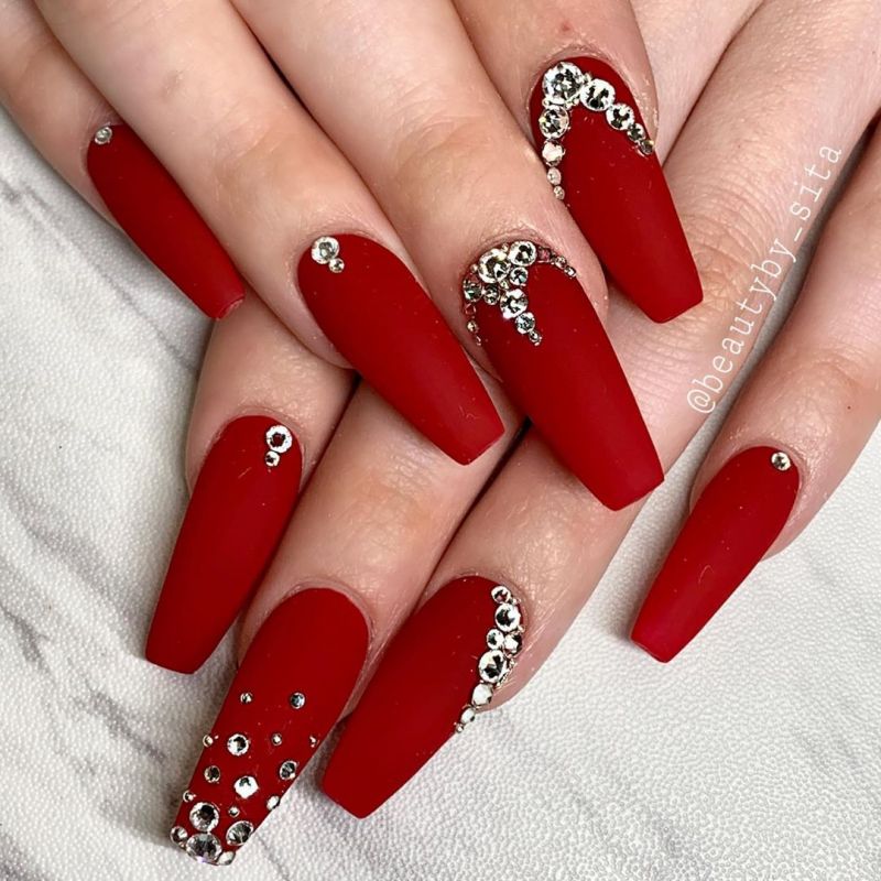 40 Classic Red Nail Designs You'll Fall In Love With