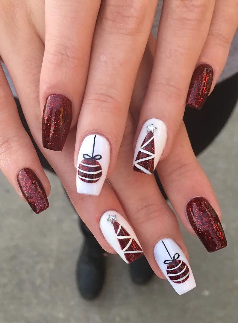 40 Festive Christmas Nail Art Designs You Must Try