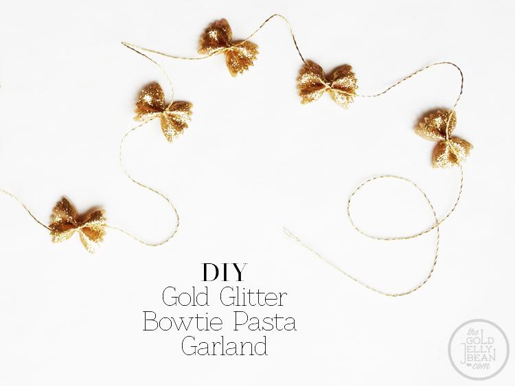 40 Easy and Fun DIY Christmas Garland Ideas You'll Love