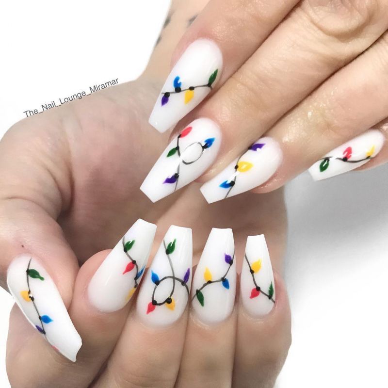 40 Festive Christmas Nail Art Designs You Must Try