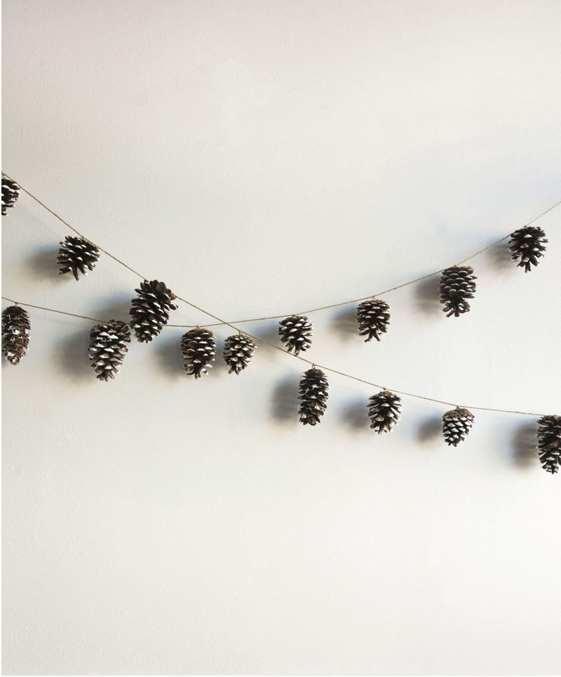 40 Easy and Fun DIY Christmas Garland Ideas You'll Love