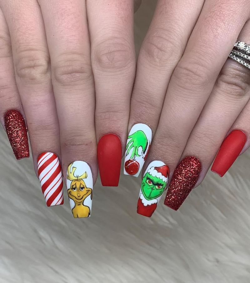 40 Festive Christmas Nail Art Designs You Must Try