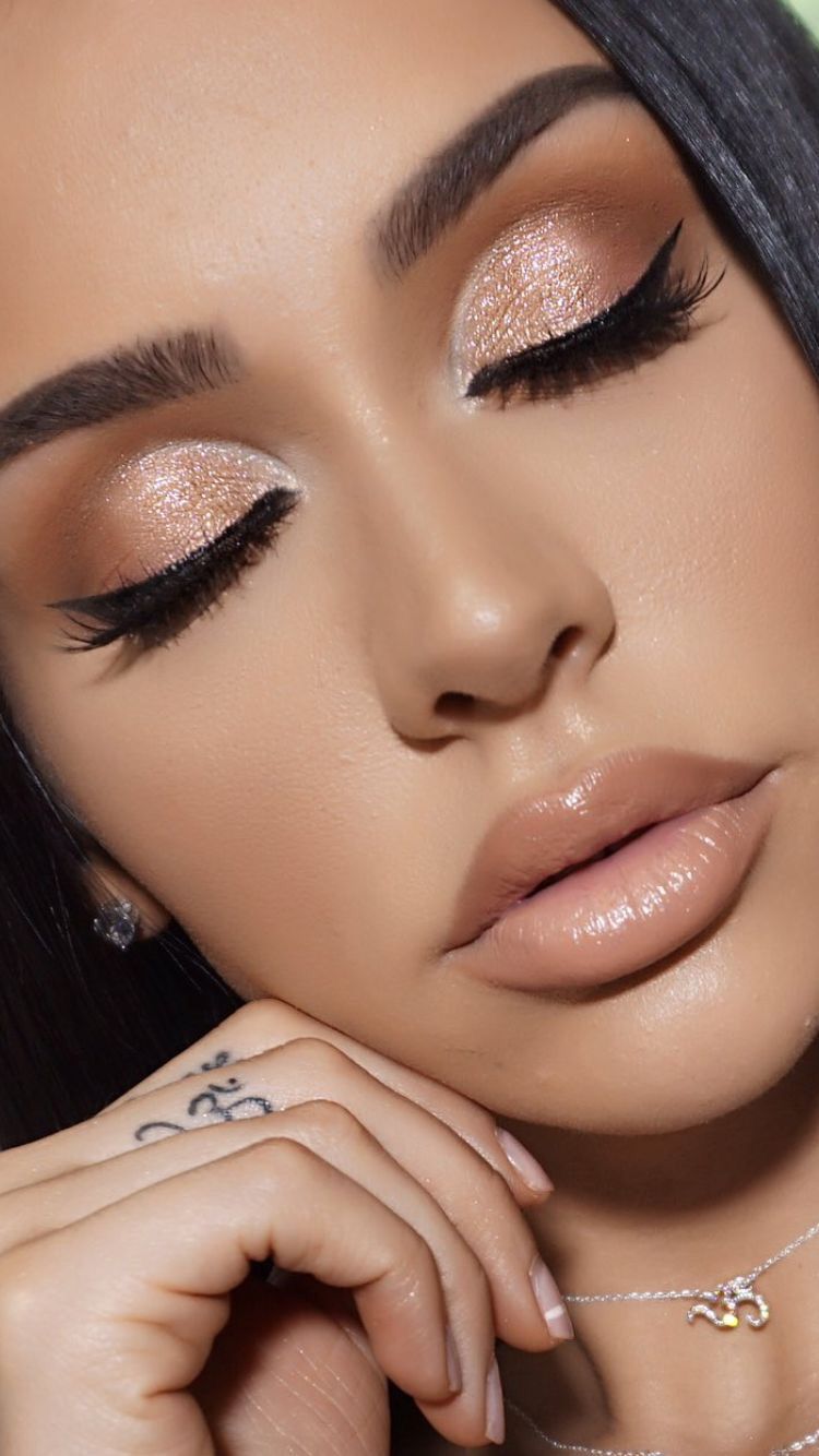 40 Glamorous Party Makeup Looks For Holiday Occasions