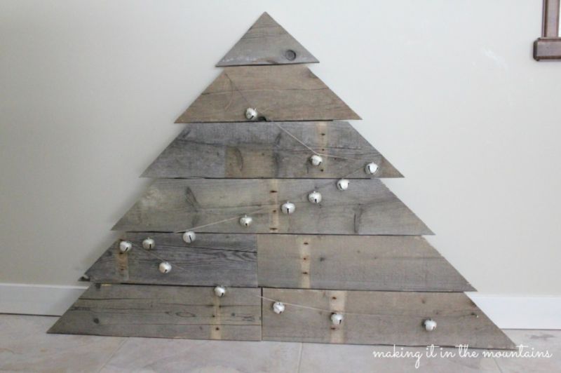 30 Creative DIY Pallet Christmas Tree Ideas  For Your Inspiration