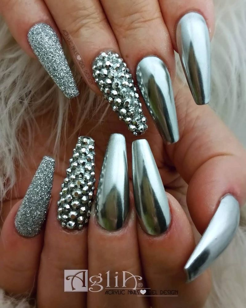 60 Classic Chrome Nail Art Designs For Winter